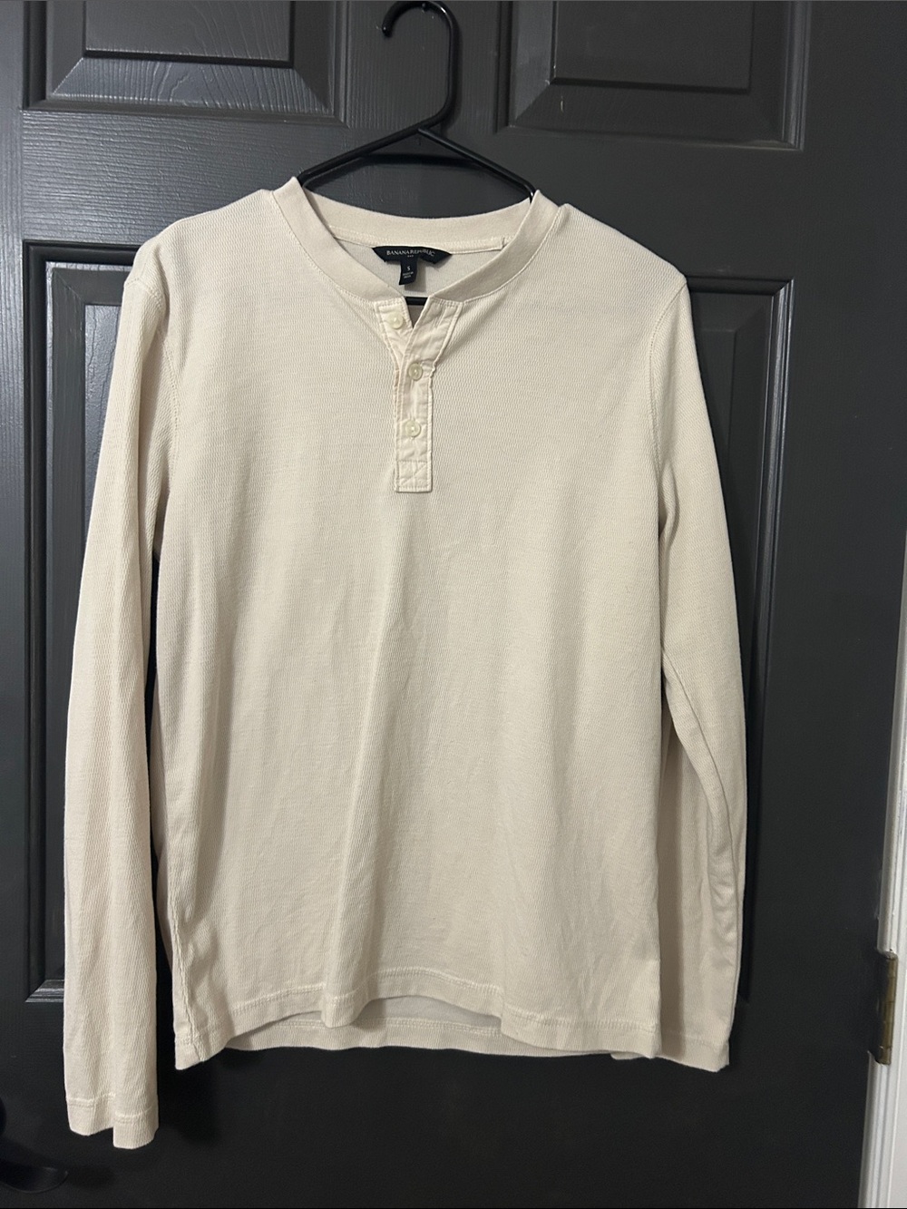 Banana Republic Men's Long-Sleeve Henley in Off-White Cream